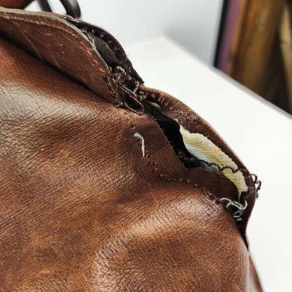 VTG Fossil Brand Brown Genuine leather distressed duffel Transit Carry on Flaw - Picture 13 of 14